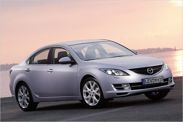 Die Front erinnert vorsichtig an den RX-8