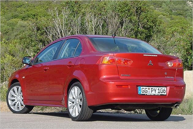 Das kurze, hochliegende Heck erinnert an Alfa-Modelle