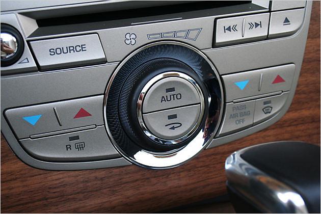 Auch die Klimaautomatik ist serienmäßig mit dabei
