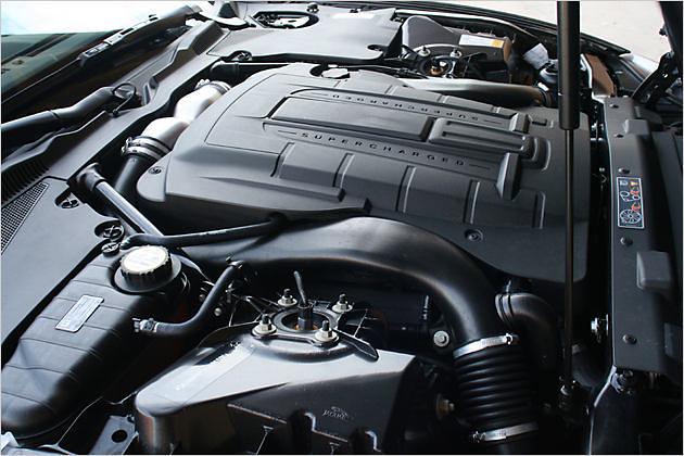 "Supercharged": 416 Kompressor-PS unter der Haube des XKR