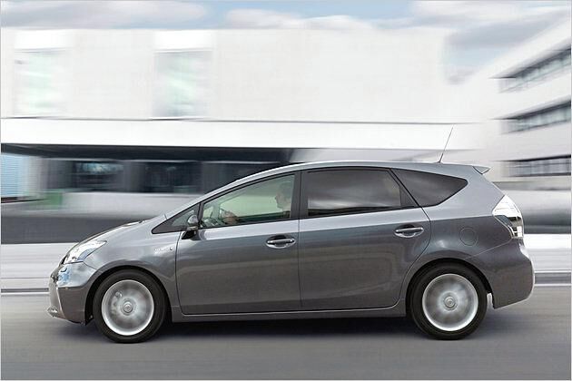 Der Prius+ ist jedoch etwa 15 Zentimeter länger als der Prius