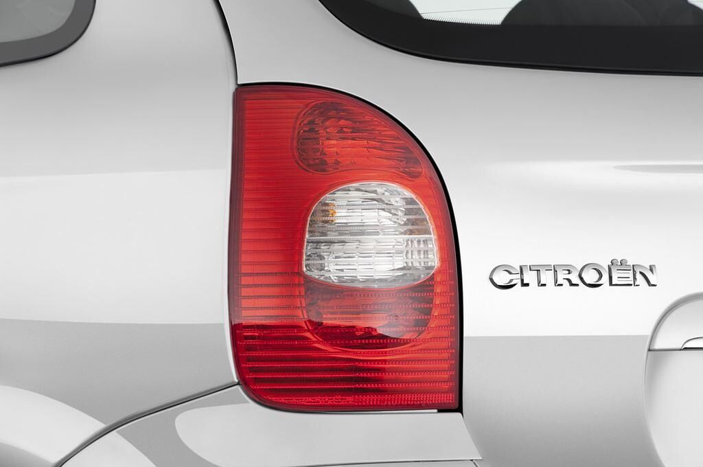 Citroen Xsara Picasso (Baujahr 2009) SX 5 Türen Rücklicht