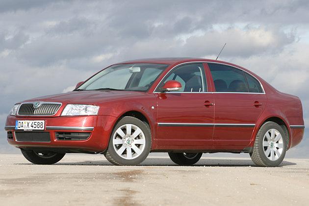 Die Basis des Skoda Superb stammt vom Konzernbruder VW Passat