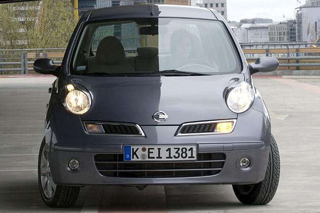 Mit ganz zartem blauen Schimmer: Die Blink-Leuchten des neuen Micra