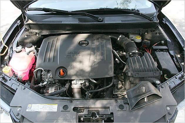 Unter der Motorhaube arbeitet der Zweiliterdiesel von VW mit 140 PS