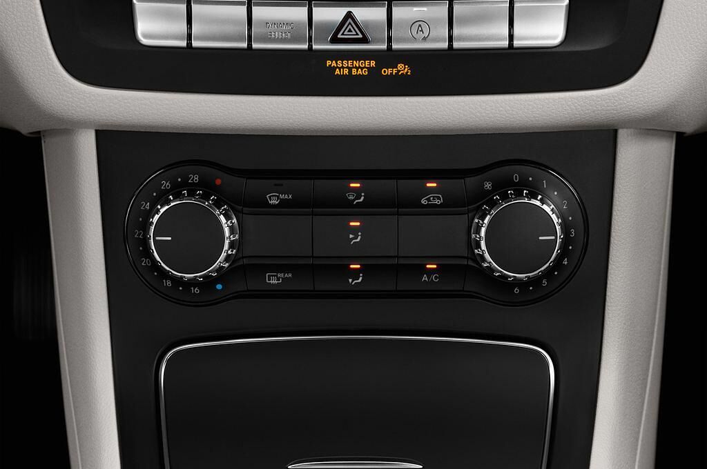 Mercedes B-Class (Baujahr 2017) Style 5 Türen Temperatur und Klimaanlage