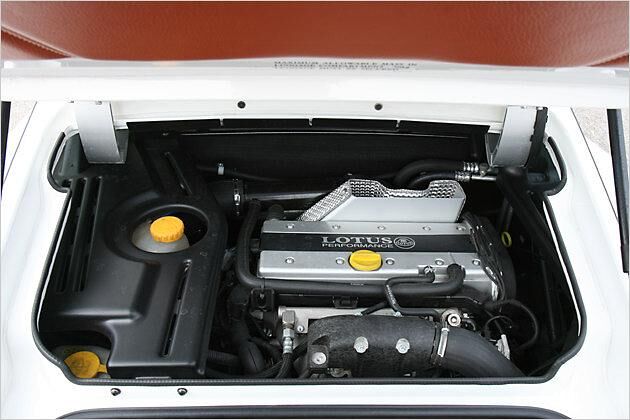 Der GM-Motor befindet sich unter dem Kofferraumdeckel