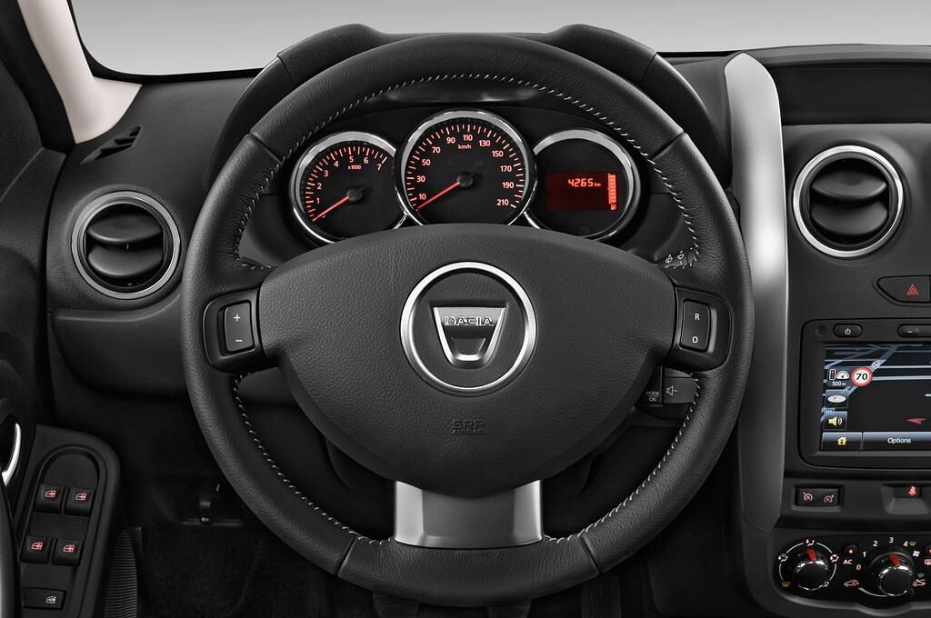 Dacia Duster (Baujahr 2014) Prestige 5 Türen Lenkrad