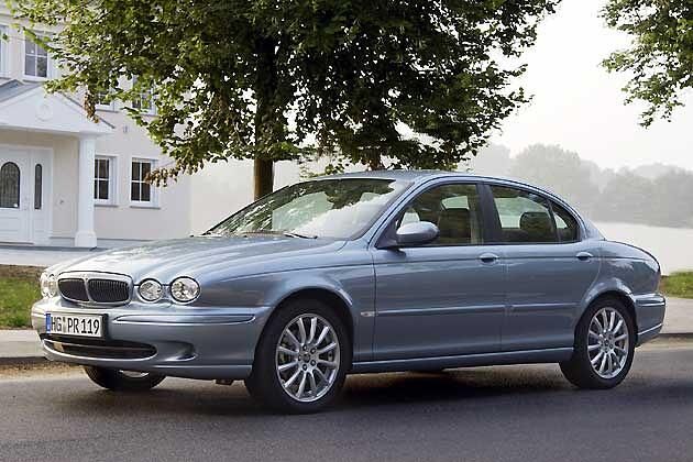 Jaguar X-Type: Leichte Optik-Politur für Modelljahr 2004