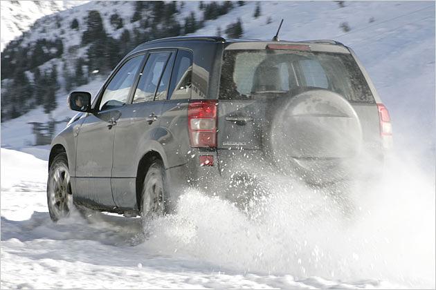 Typisch Offroader: Das Reserverad hängt an der Hecktür
