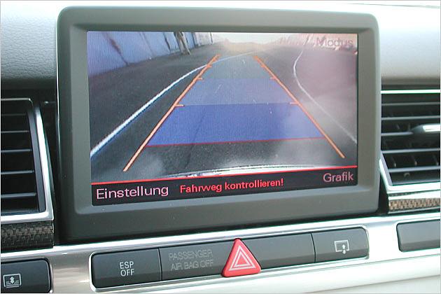 Optional gibt es ein Rückfahrsystem mit Kamera