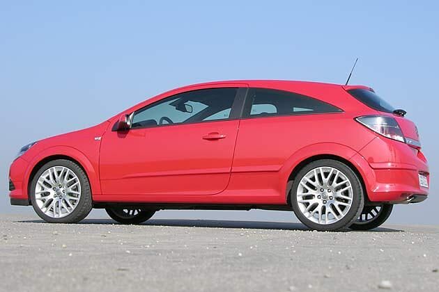 Roter Teufel: Die Farbe steht unserem Testwagen ausgezeichnet