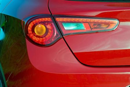 Charakteristisch die Rückleuchten beim Alfa Romeo Giulietta Quadrifoglio Verde