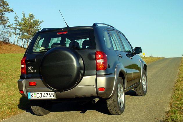 Zum Vergleich das Heck der alten RAV4-Version