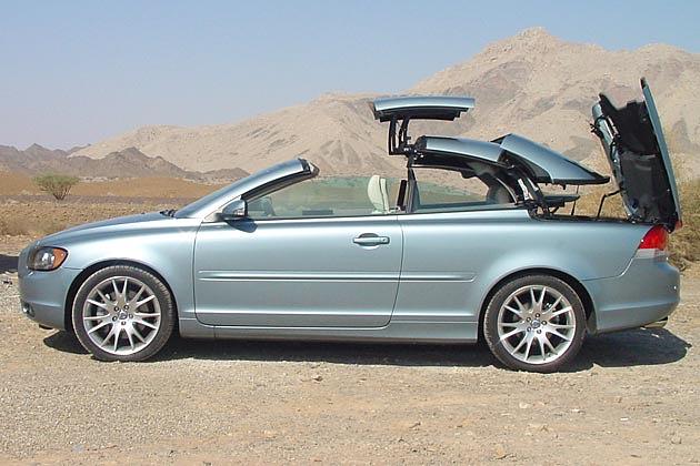 Die Besonderheit des C70 ist das dreiteilige "Retractable Hard Top"