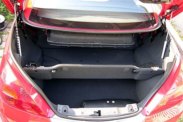 Der 440-Liter-Kofferraum des Tigra