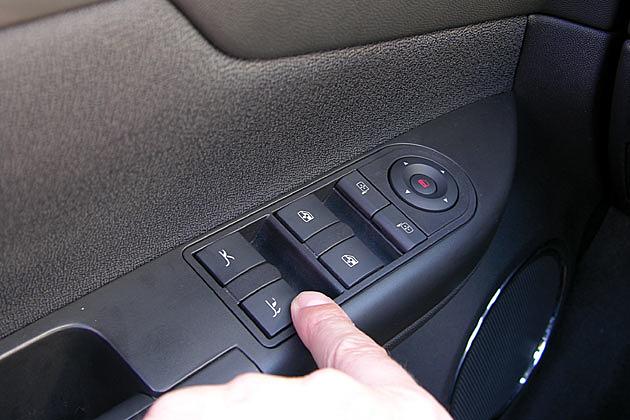 Jetzt muss nur noch ein Knopf in der Fahrertür gezogen werden