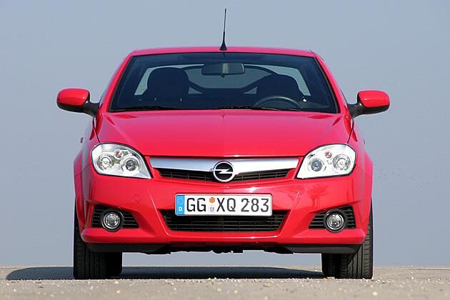 Freches und kantiges Gesicht: Opel Tigra TwinTop