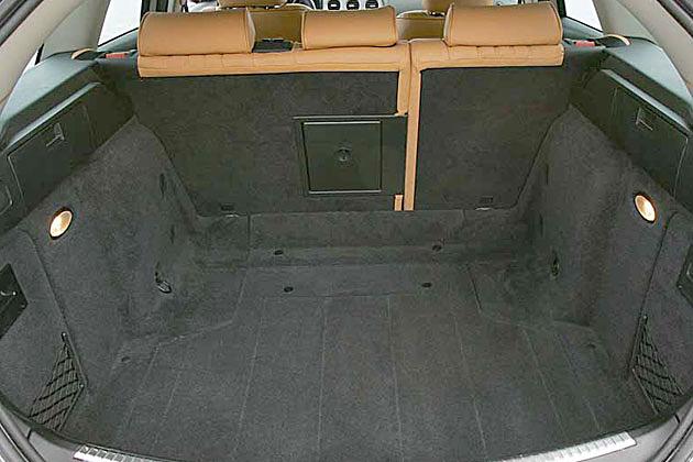 In dieser Version fasst der Stauraum 445 Liter Gepäck