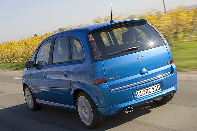 Kleiner Dachspoiler als Oberkanten-Abschluss