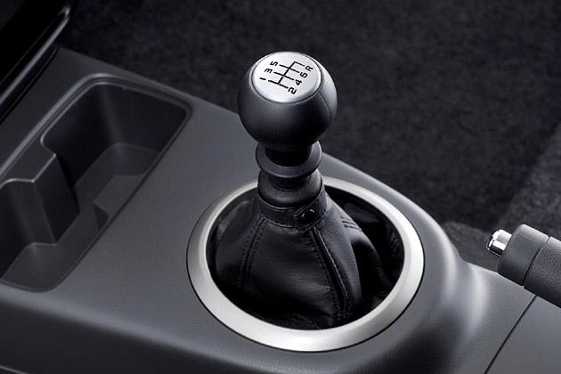 Der Diesel wird serienmäßig mit einer Sechsgang-Schaltung ausgerüstet