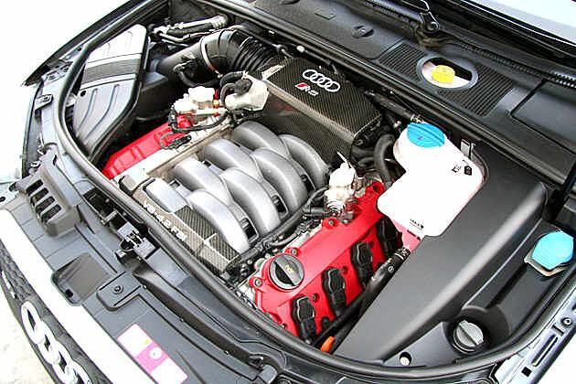 Das Herz des Sportlers: V8-Motor mit 4,2-Litern Hubraum