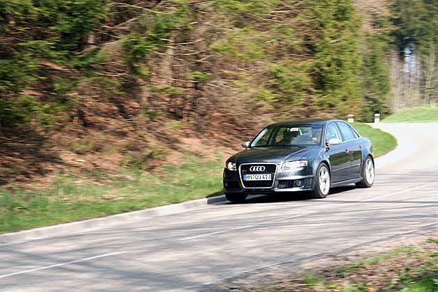 Die Dynamic Ride Control soll ein Wanken in schnell gefahrenen Kurven verhindern
