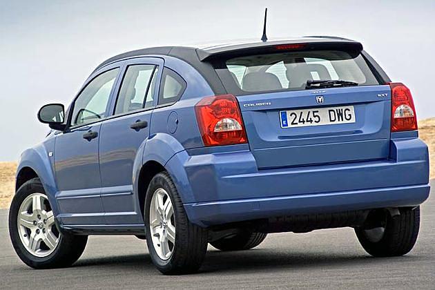 Mit Zweiliter-Benziner und stufenloser CVT-Automatik kostet der Caliber SXT 22.109 Euro