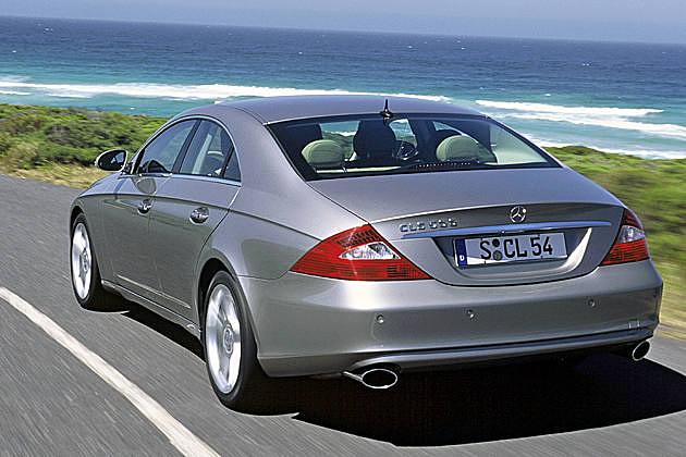 Das coupéartige Heck gehört zu den typischen CLS-Kennzeichen (Bild: CLS 500)