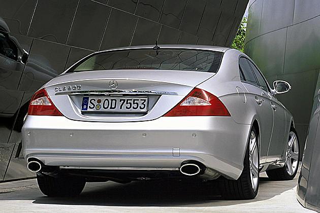 Die neue CLS-Klasse kommt mit Pre-Safe und Adaptive Brake