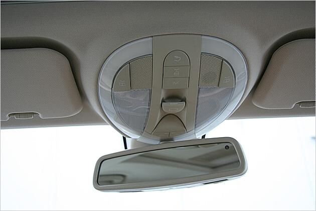 Luftfahrt-Kabinen-Design: Rückspiegel und Innenraumbeleuchtung
