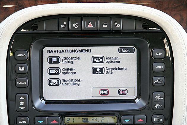 Das Navigationssystem mit Touchscreen