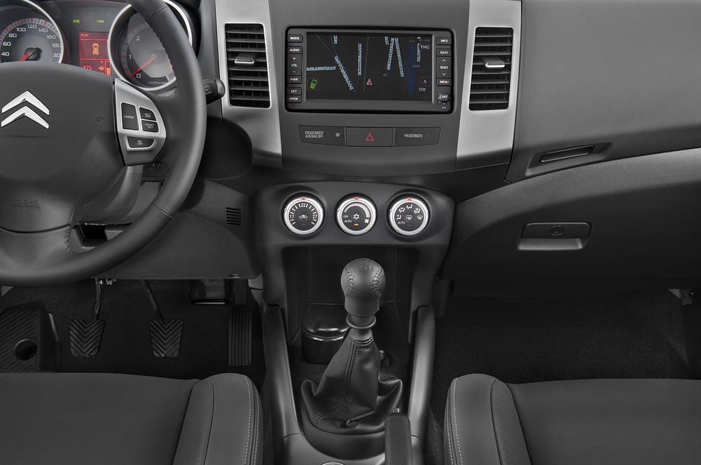 Citroen C-Crosser (Baujahr 2009) Exclusive 5 Türen Mittelkonsole
