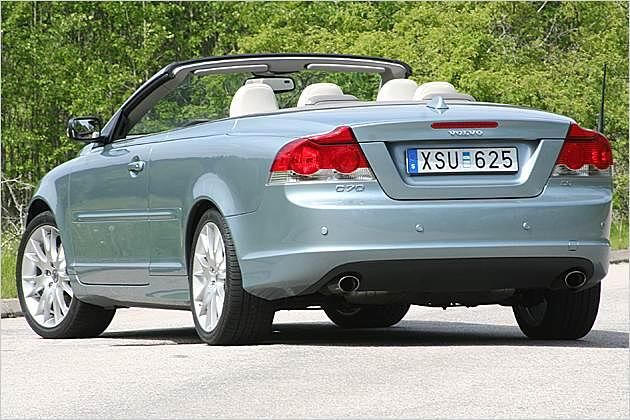 Den C70 gibt es serienmäßig mit 16-Zoll-Leichmetallfelgen, 17-Zöller kosten 750 Euro Aufpreis