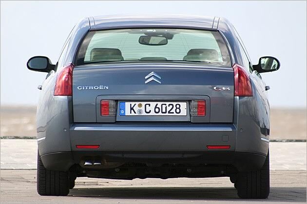 Typisch für einen großen Citroën: Die Spur ist vorne drei Zentimeter breiter als hinten