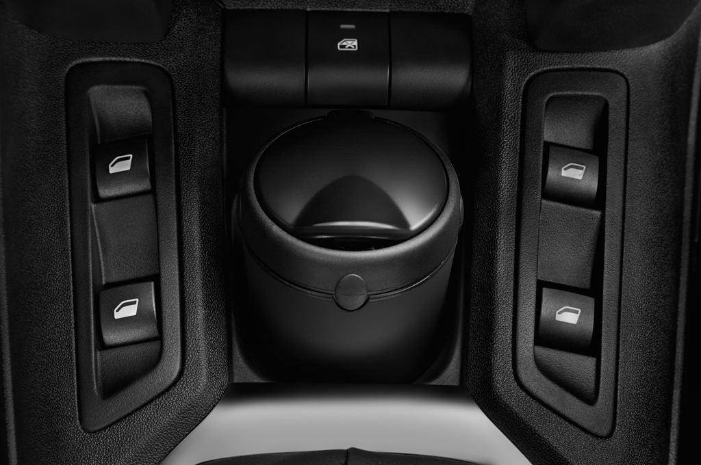 Citroen C-Elysee (Baujahr 2016) Selection 4 Türen Bedienungselemente Tür