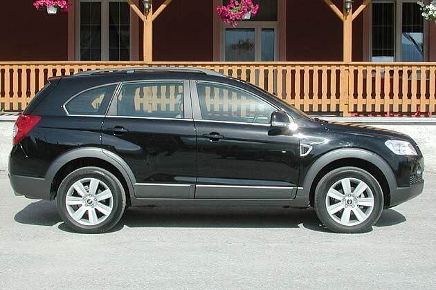 Mit seiner Coupé-Linie wirkt der Captiva wie ein hoher Kombi
