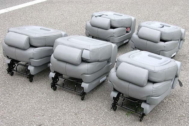 Jedes einzelne Sitzmöbel wiegt 28 Kilogramm