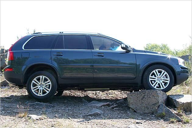 Bewegt sich auch abseits befestigter Straßen. Eine Bergziege ist der XC90 jedoch nicht