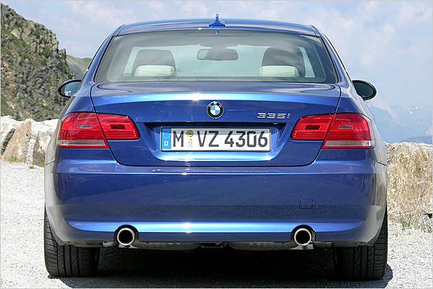 Die Endrohre deuten auf den Turbo-Sechszylinder hin