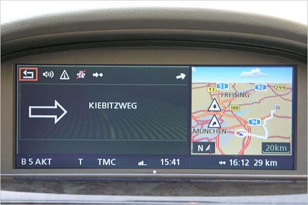 Navigation mit zweigeteilter Anzeige