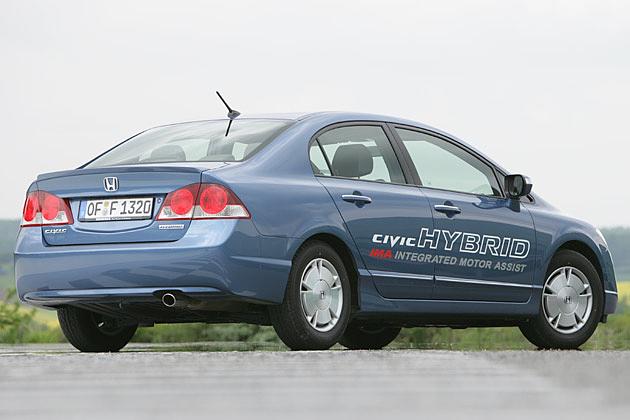 Serienmäßig rollt der Civic Hybrid auf schicken Leichtmetall-Rädern