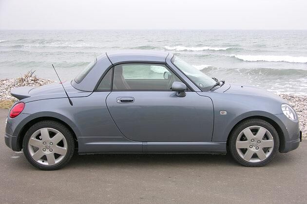 Der Copen macht auch mit geschlossenem Dach eine gute Figur