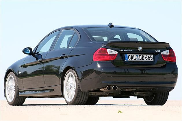 Der D3 trägt seine Endrohre offen. Die Spoilerlippe gibt es gegen Aufpreis