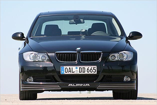Kenner wissen, was da ankommt: Ein feines, schnelles Automobil