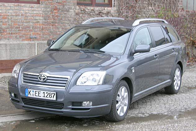 Elegante Erscheinung: Toyota Avensis Combi 2.2 D-Cat Executive