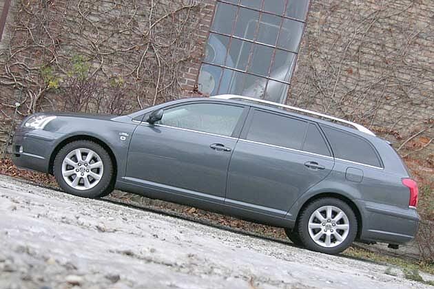 Getönte Seiten- und Heckscheiben, das so genannte "Privacy Glas" gehören beim Combi Executive zur Serie