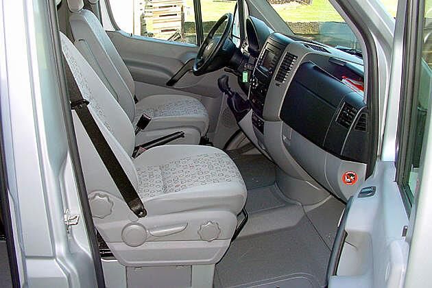 Das Fahrerhaus ähnelt dem Inneren eines Pkws