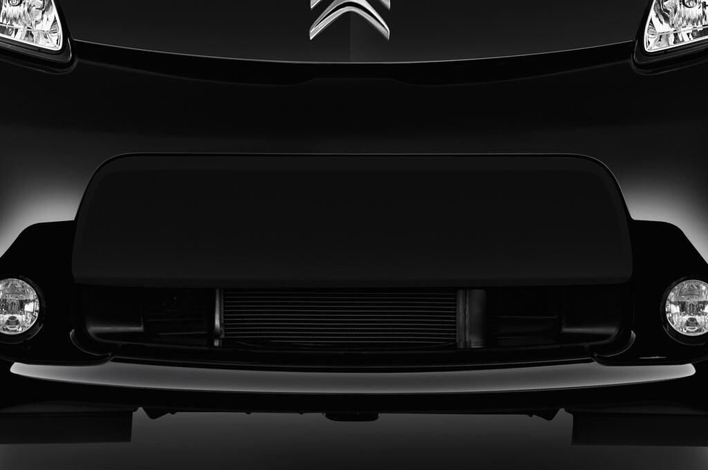 Citroen C-Zero (Baujahr 2016) Tendance 5 Türen Kühlergrill und Scheinwerfer
