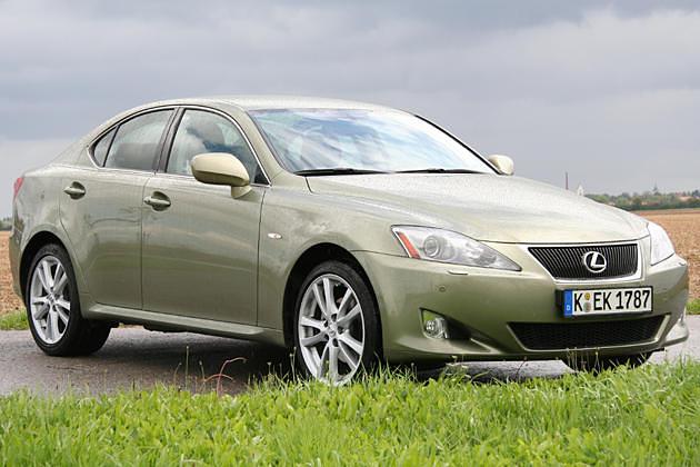Jetzt mit einem 177-PS-Diesel unterwegs: Lexus IS 220d